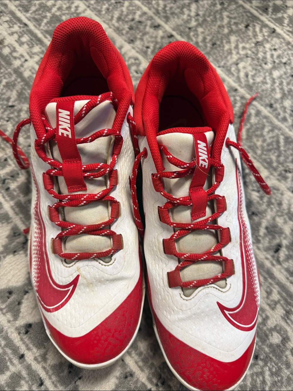 Nike mens Red and White Cleats with Bold Swoosh - Picture 4 of 6